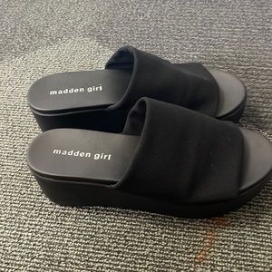 Platform sandals